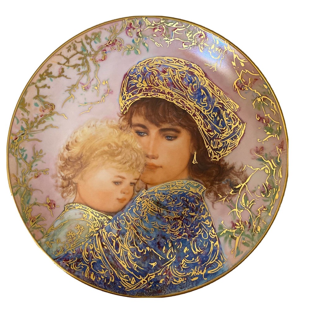 Vintage Edna Hibel Mother's Day Annual Plate "Catherine and Heather" 1987